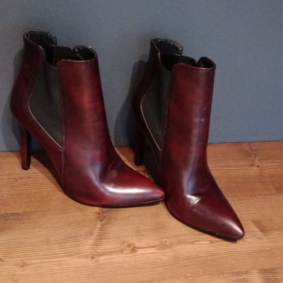 Akira  booties - Picture 10 of 10